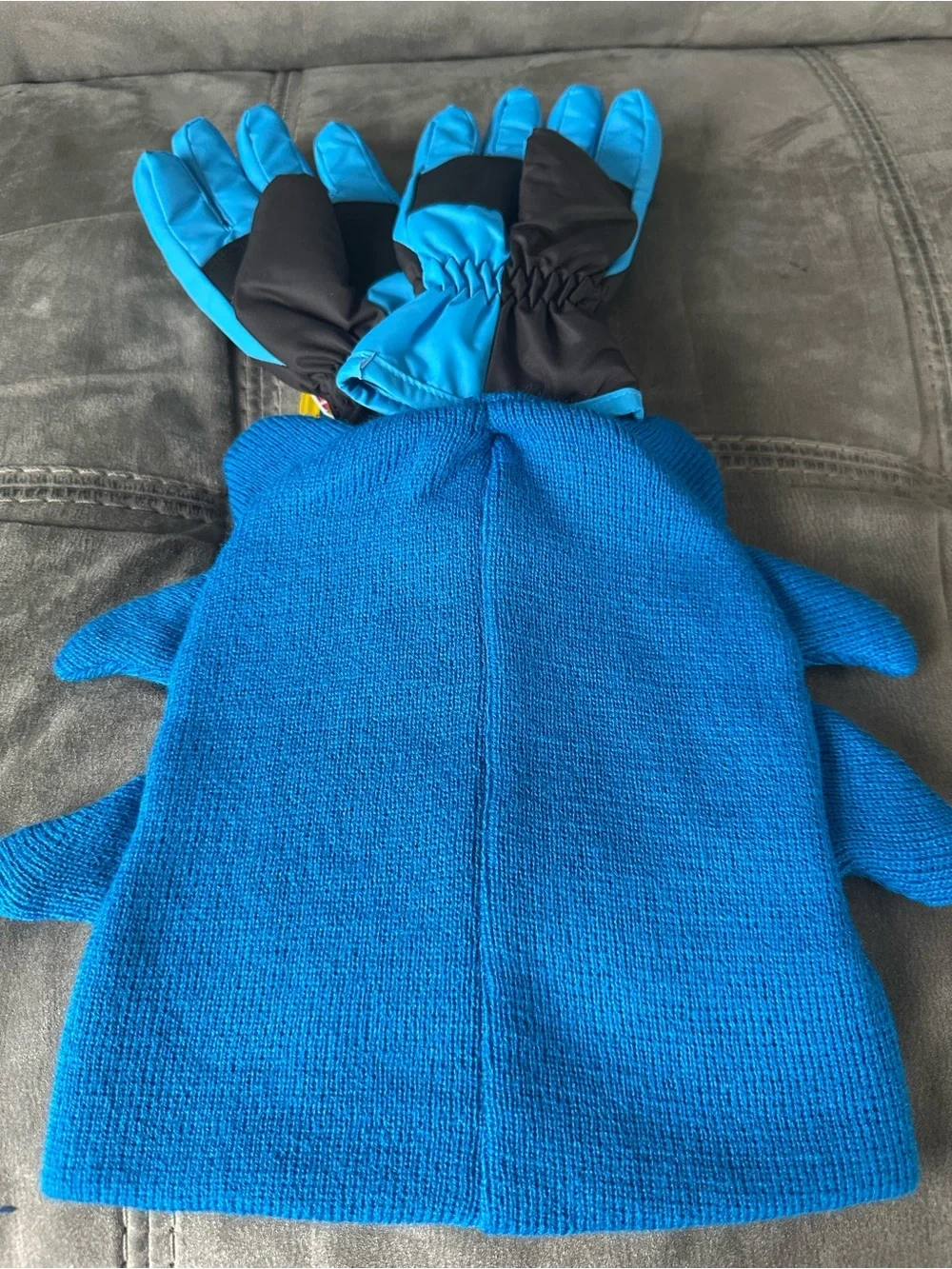 Sonic The Hedgehog Kids Blue Beanie & Ski Gloves Winter Set